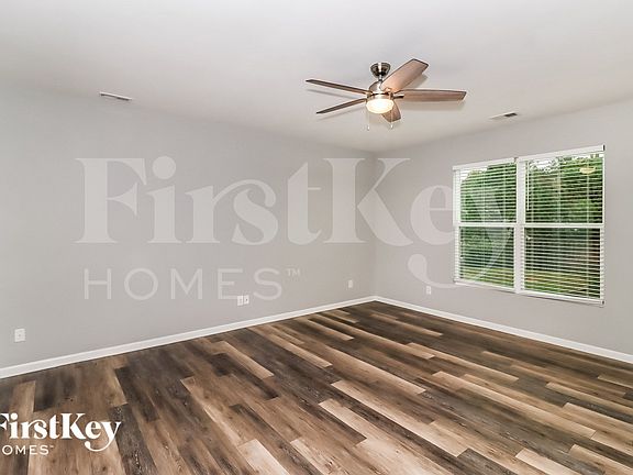 4th image of 128 Tasman Dr