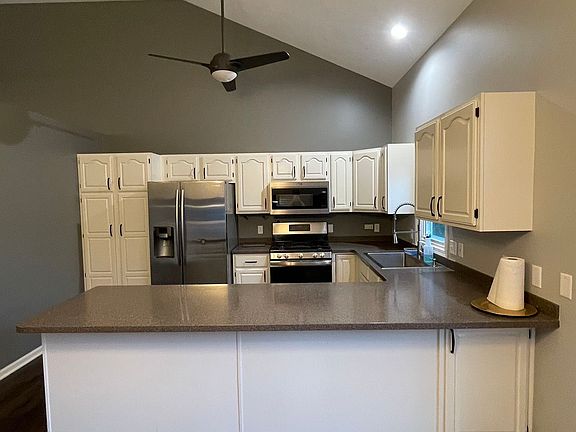 3rd image of 7901 Casey Ln