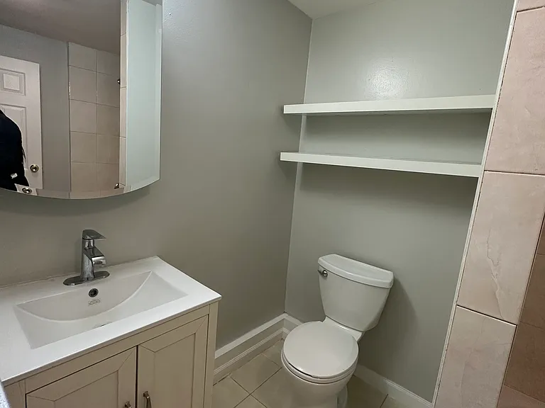 218 Bowers St #1F — Photo 7