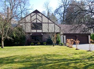 106 Carstensen Dr, Scarsdale, NY 10583