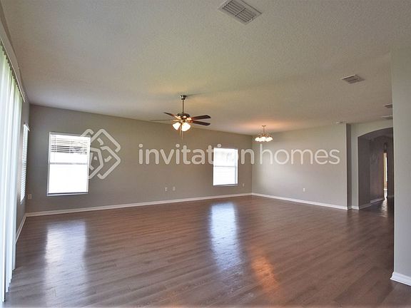 2nd image of 3131 Queen Alexandria Dr