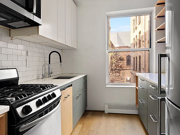 2nd image of 122 Sterling Pl #2B