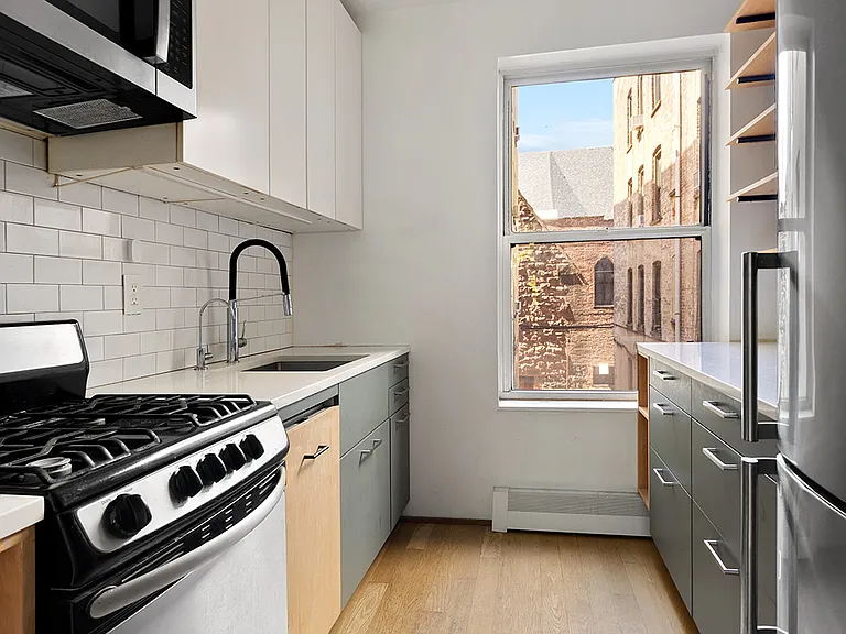122 Sterling Pl #2B — Photo 3