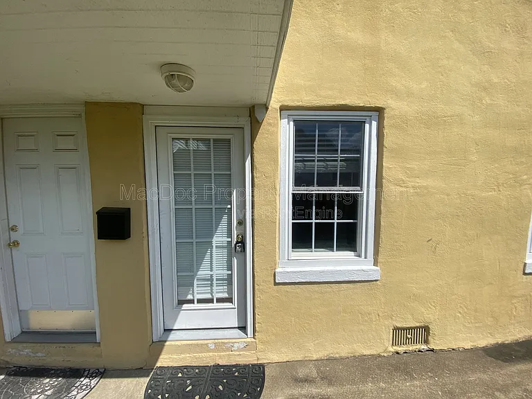 1115 Winchester St #C — Photo 3