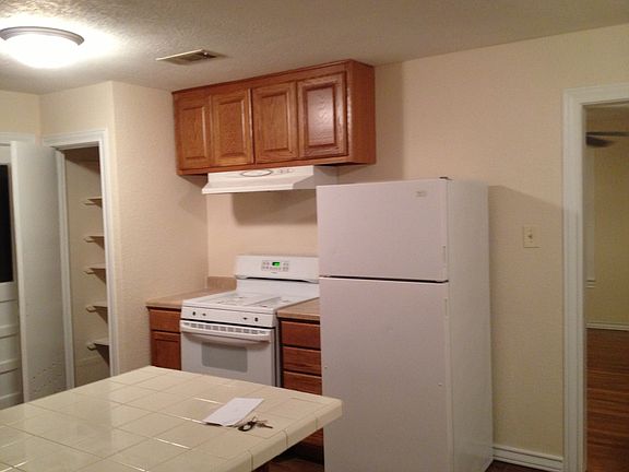 2nd image of 720 Garden Acres Blvd