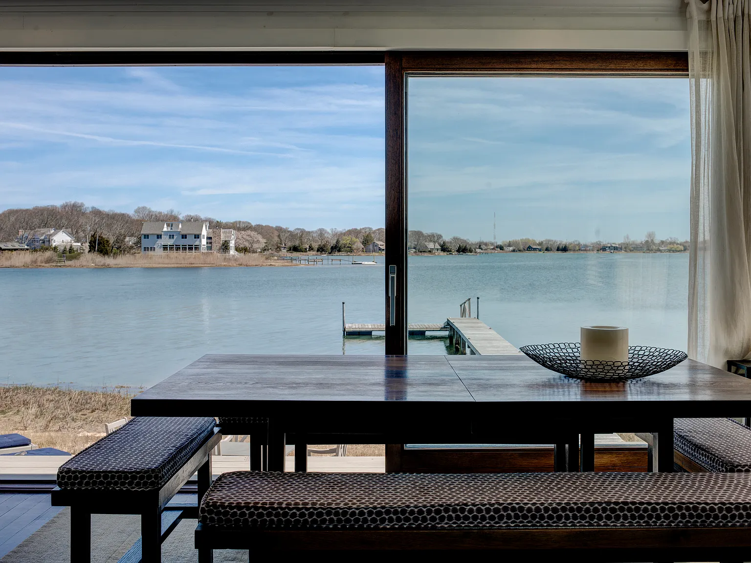 THE chicest Waterfront Bungalow with private beach and dock — Photo 2