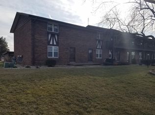 170 E Queenwood Rd #8, Morton, IL 61550