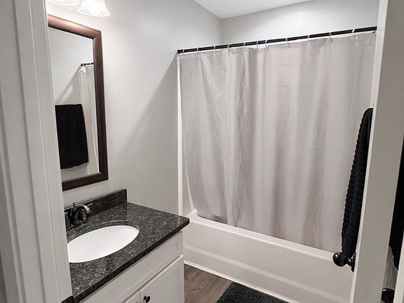 5th image of 113 Thorn Creek Dr
