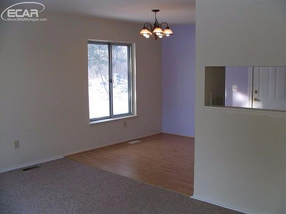 4th image of 1103 Leisure Dr