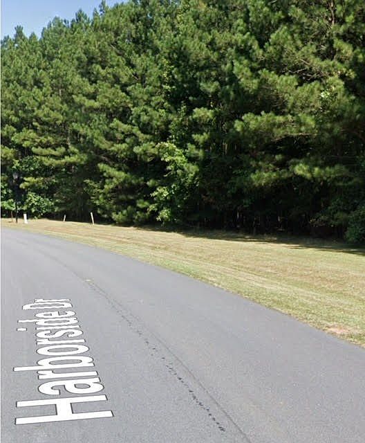 2nd image of 304 Harborside Dr