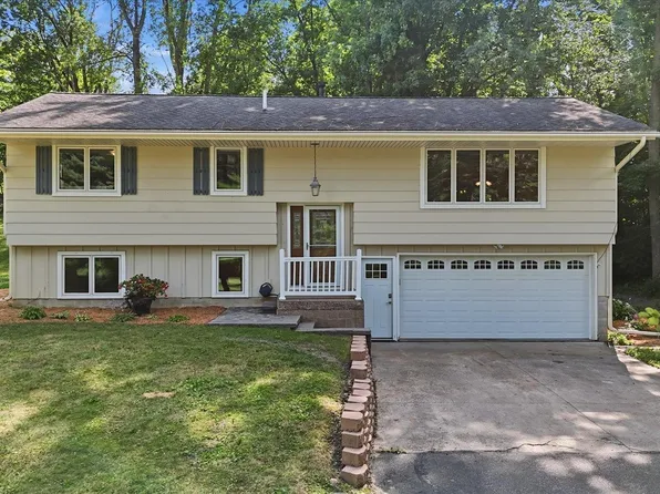 9405 Fox Valley Dr, Hamel, MN 55340