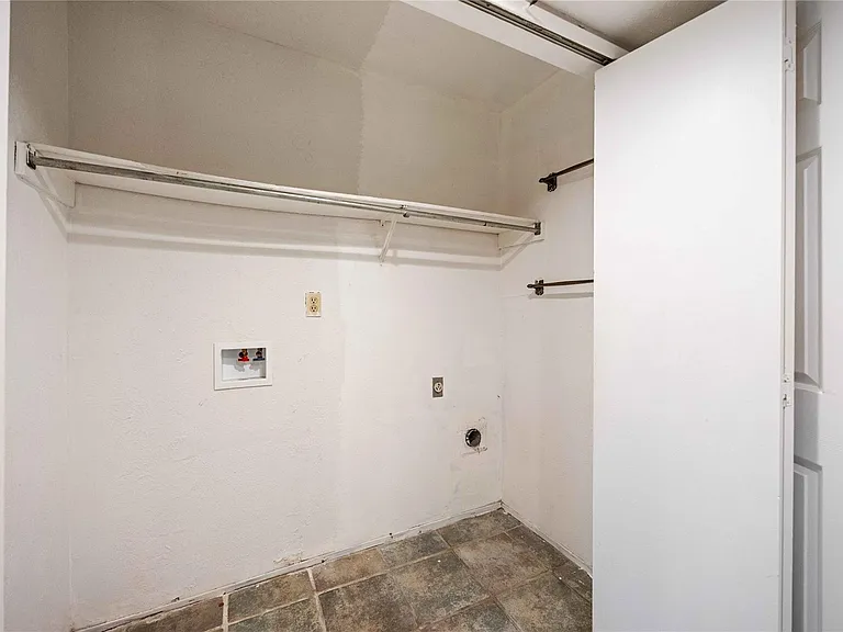 14515 Merry Meadow Dr — Photo 9