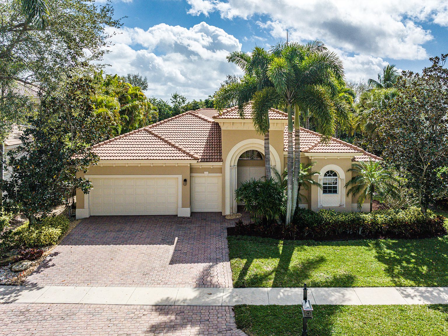 8668 Valhalla Dr, Delray Beach, Fl 33446 