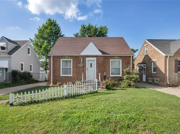 3320 Parklane Dr, Parma, OH 44134