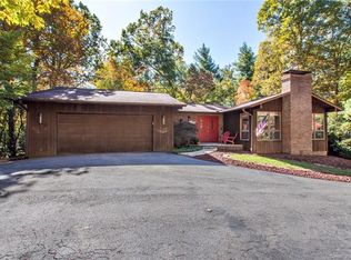 206 Riva Ridge Dr, Fairview, NC 28730