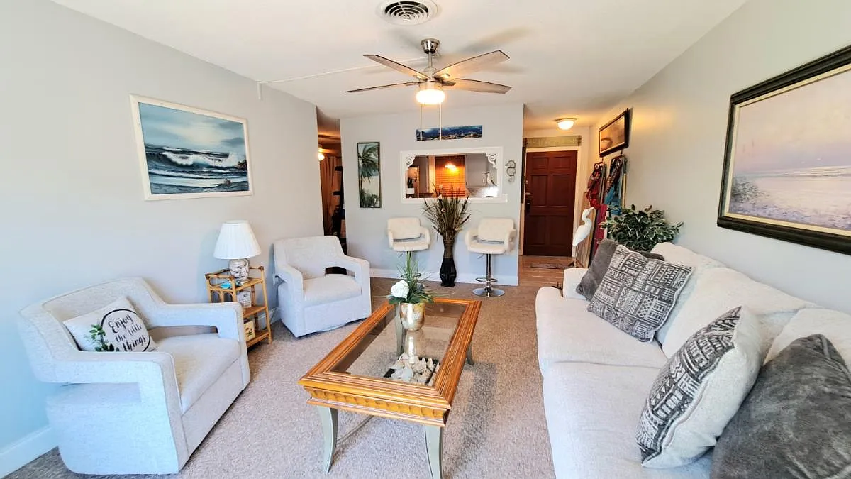 1 bed, 734 sqft, $1,600 — Photo 3