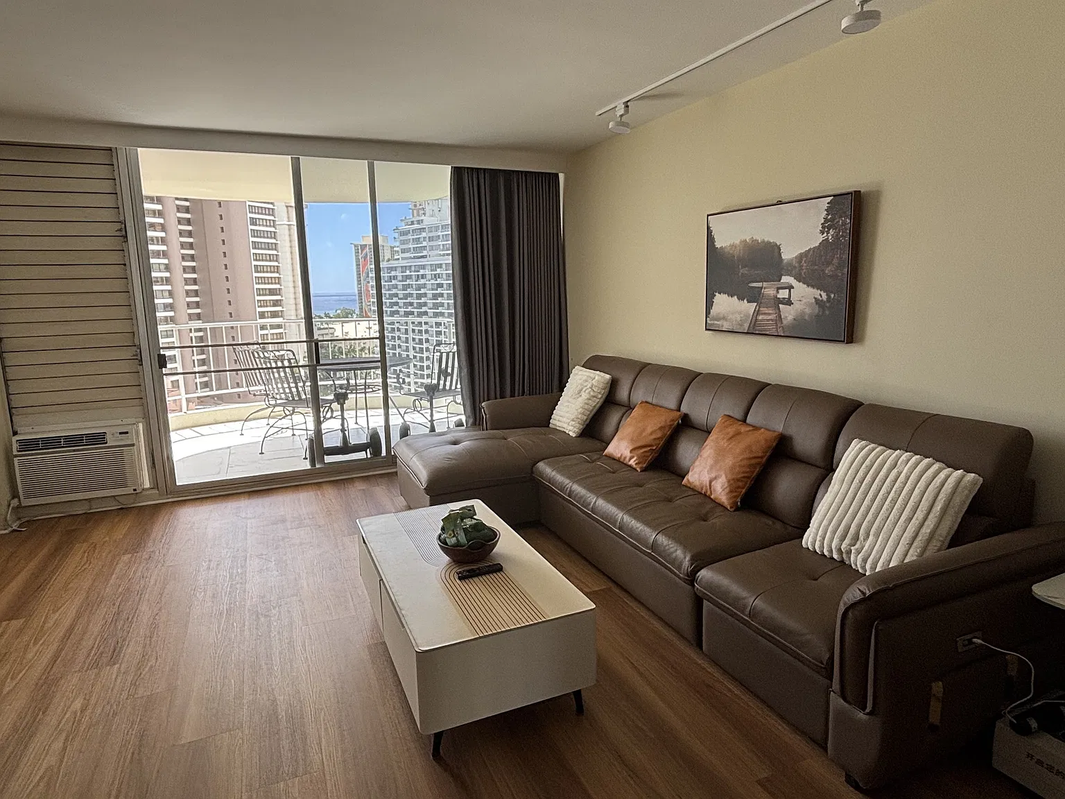 2 bed, 948 sqft, $3,500 — Photo 2