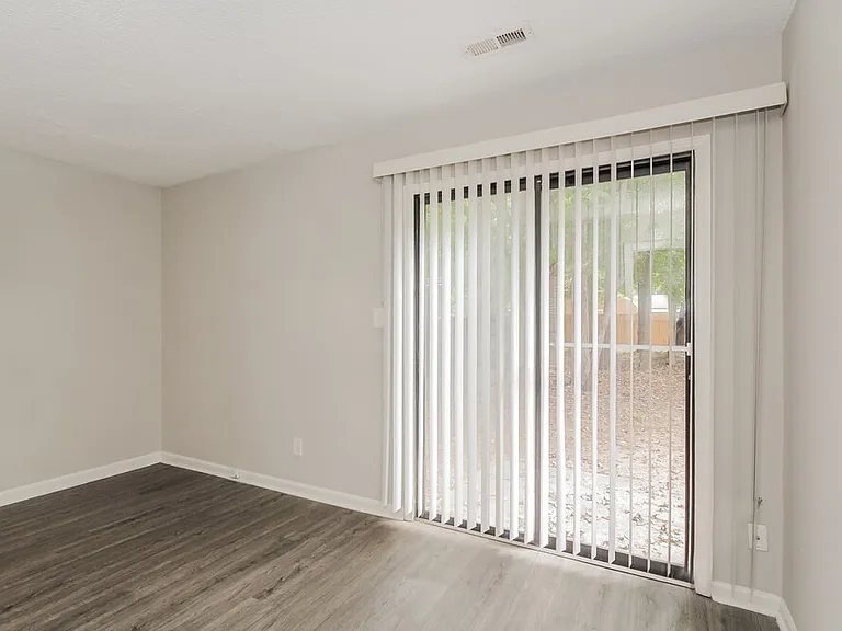 5128 Glenview Ct — Photo 13
