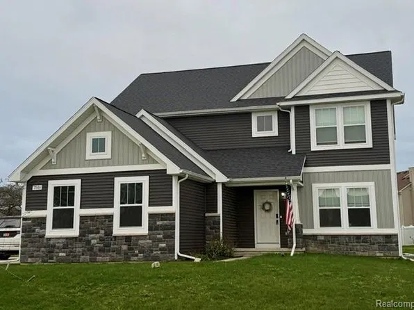 7048 Wildflower Ct, Grand Blanc, MI 48439