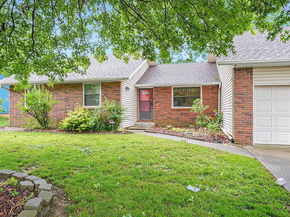 3108 W Village Ln, Springfield, MO 65807 3 Bedroom House for