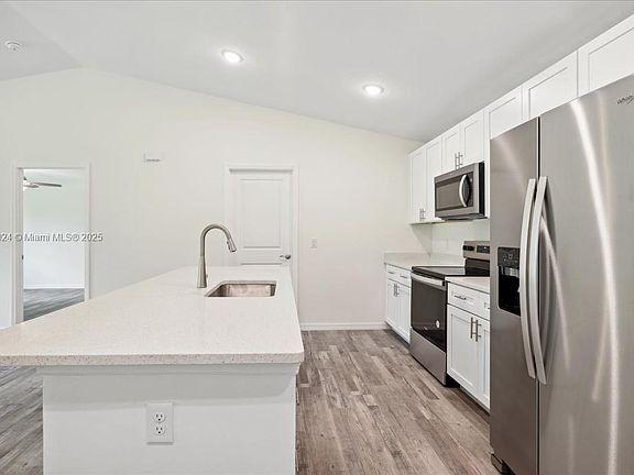 5th image of 1813 NW 16th Ter
