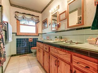 325 Walnut Ln, Shady Cove, OR 97539