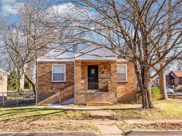 3700 Killarney Ct, Saint Louis, MO 63114
