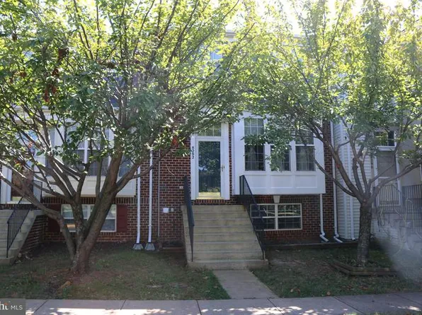 8292 Wallace Ln, Manassas, VA 20109
