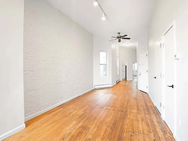 1557 Lex Ave #5S — Photo 1