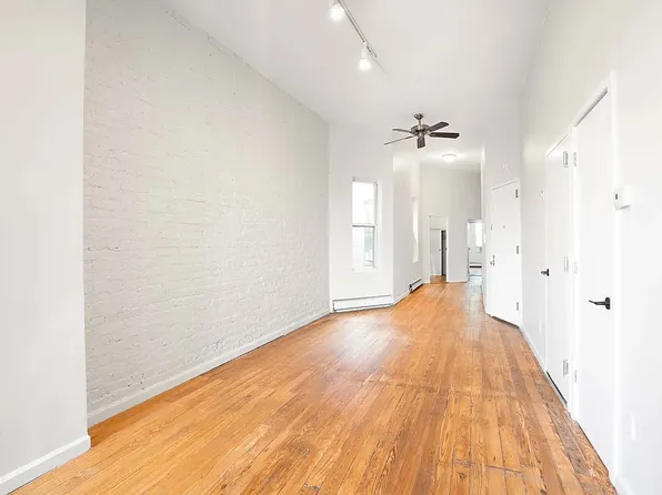 1557 Lex Avenue image 1 of 5