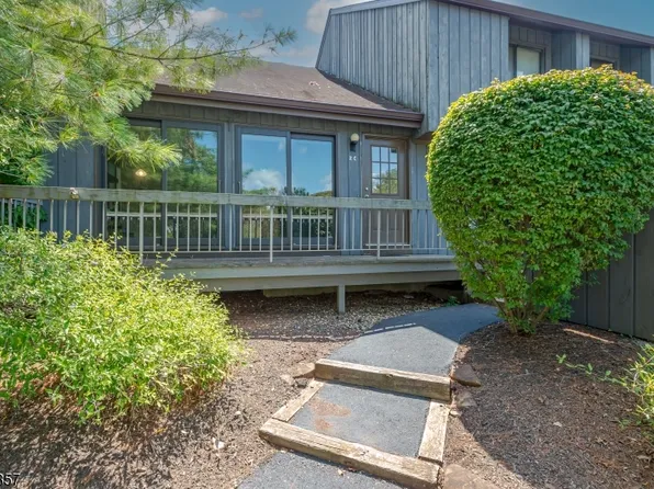 299 Gemini Dr #2C, Hillsborough Twp., NJ 08844