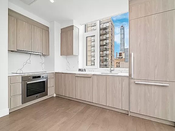 4th image of 200 E 23rd St #19A