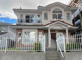4156 Cambridge St, Burnaby, BC V5C 1G9