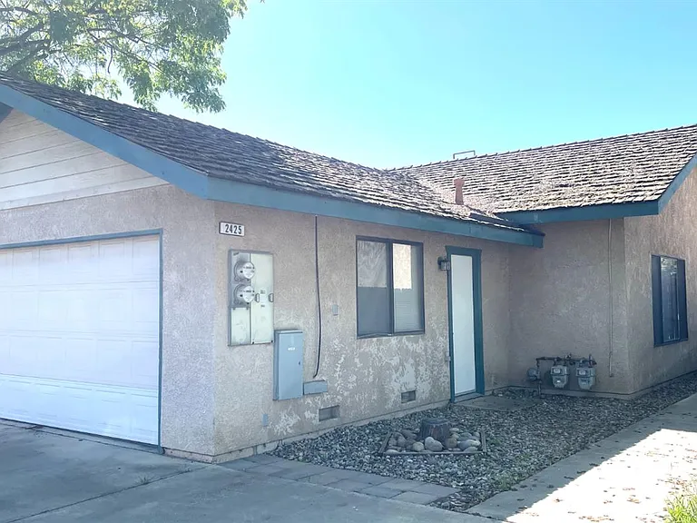 2425 Knowlwood Ct — Photo 1