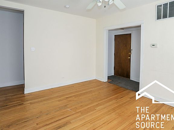 5th image of 859 W Cornelia Ave APT 1S