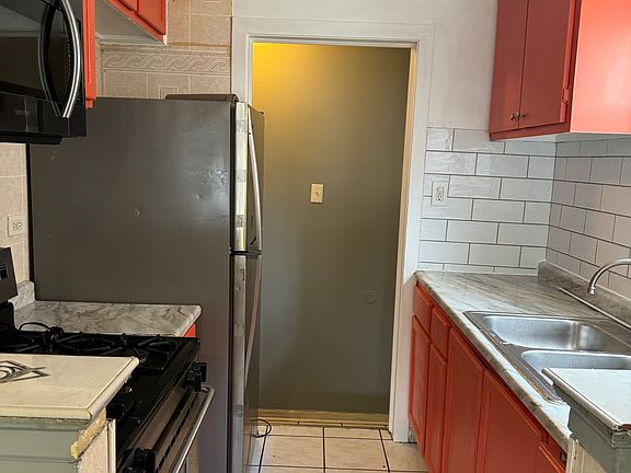 4th image of 1132 Marshall Ave