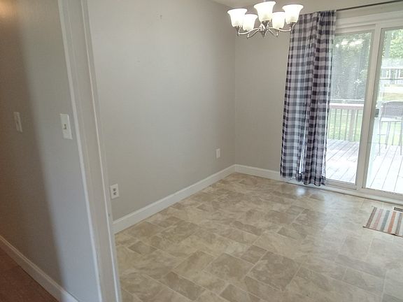 5th image of 208 Justice St