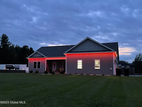 4 Westberry Way, Queensbury, NY 12804