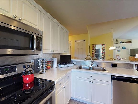 5th image of 1312 SW 22nd Pl