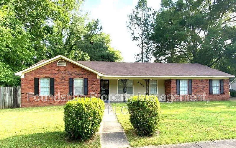 3 bed, 2.0 bath, 1657 sqft, $1,400 — Photo 1