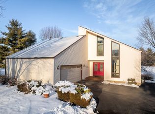 6736 Millbrook Dr, Rockford, IL