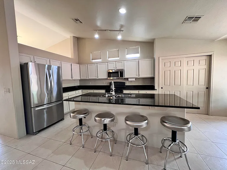 8679 N Ahwatukee Way — Photo 7