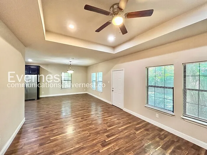 3502 Edgewood St — Photo 10
