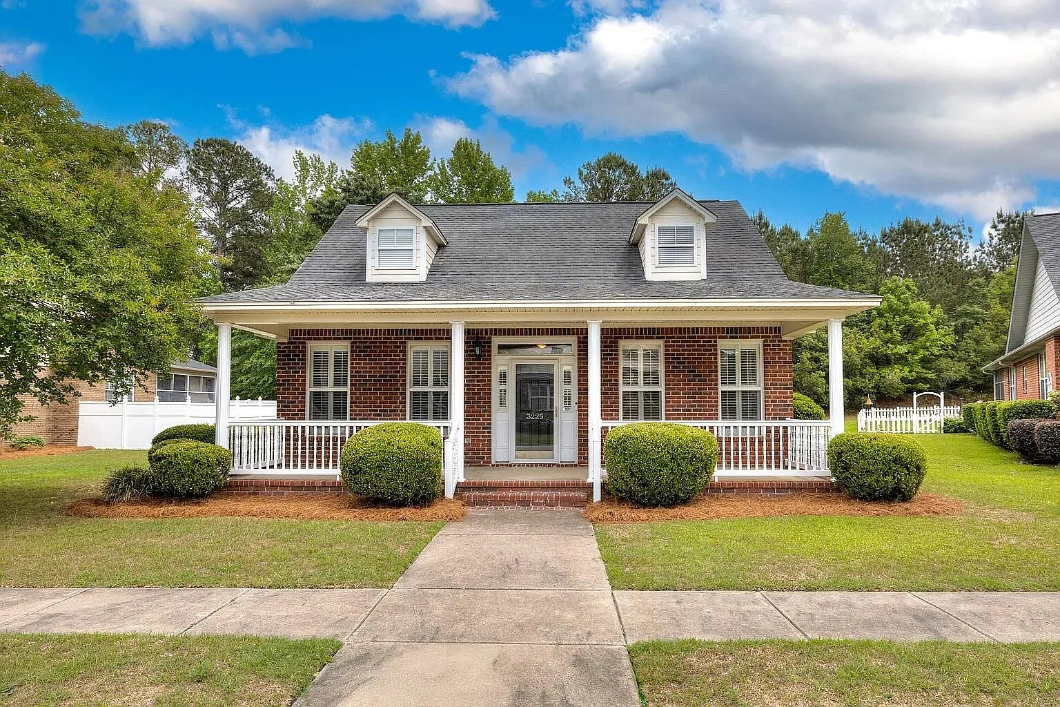 4 bed, 2.0 bath, 2754 sqft, $2,100 — Photo 1
