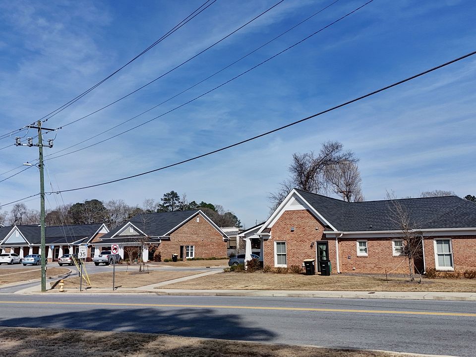 1st image of 6 Charlton St NW