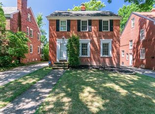 1056 Pennfield Rd, Cleveland Heights, OH 44121