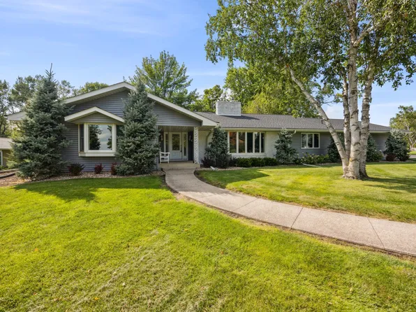 4 Golf Dr, Olivia, MN 56277