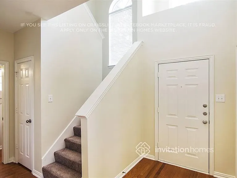 1312 W Branch Hollow Dr — Photo 2
