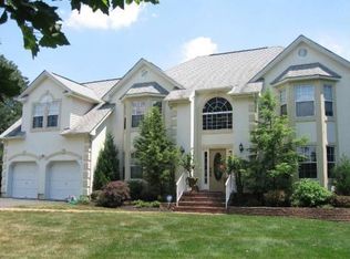 44 Bernard Dr, Ewing, NJ 08628
