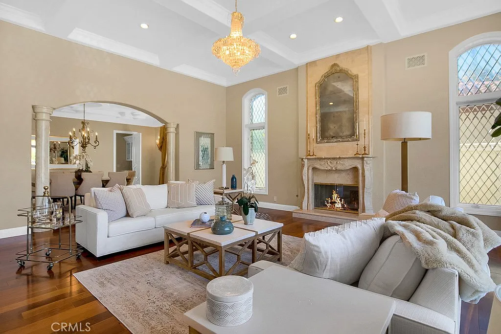 6 bed, 7000 sqft, $19,900 — Photo 4